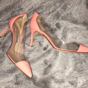 Manolo Blahnik pink pumps